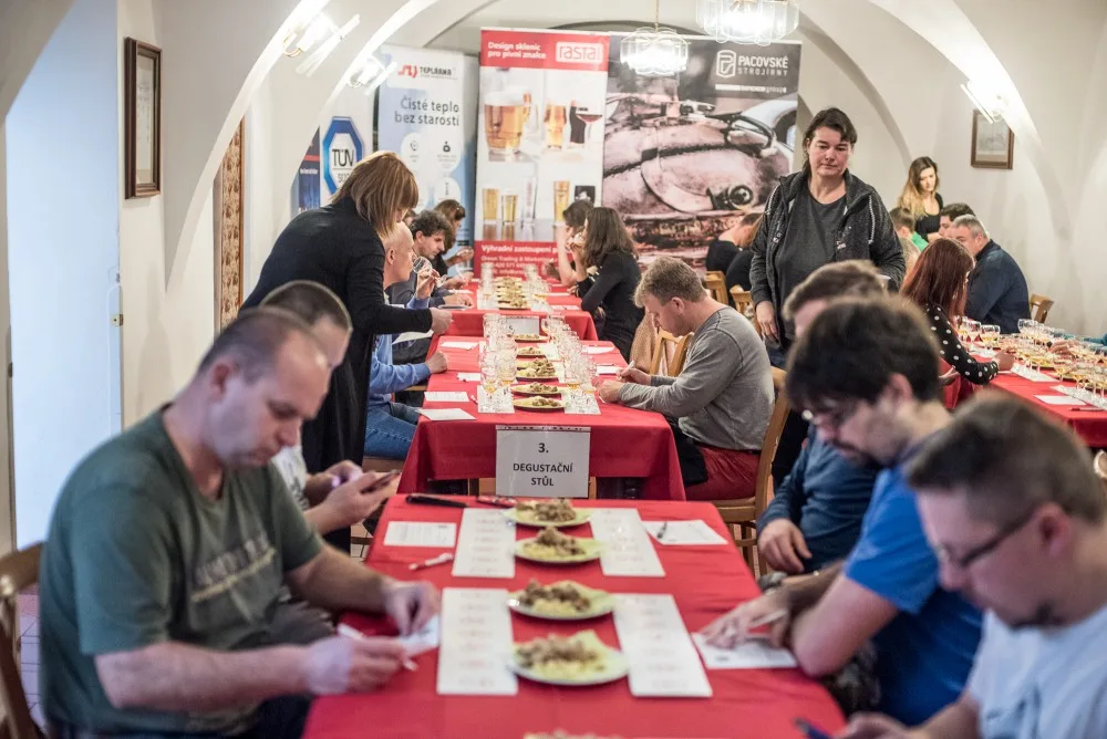 Při Mezinárodním pivním festivalu v Českých Budějovicích soutěžilo více než 250 pivovarů, 603 degustátorů posoudilo kvalitu 1200 vzorků.