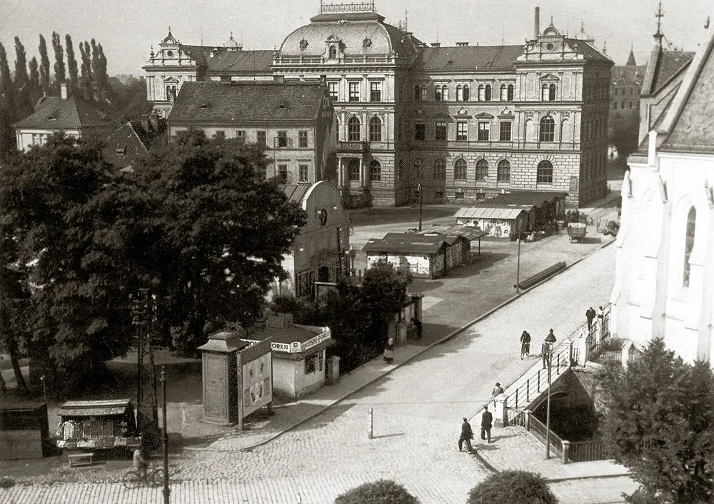 Část dnešního Senovážného náměstí ve 30. letech 20. století.
