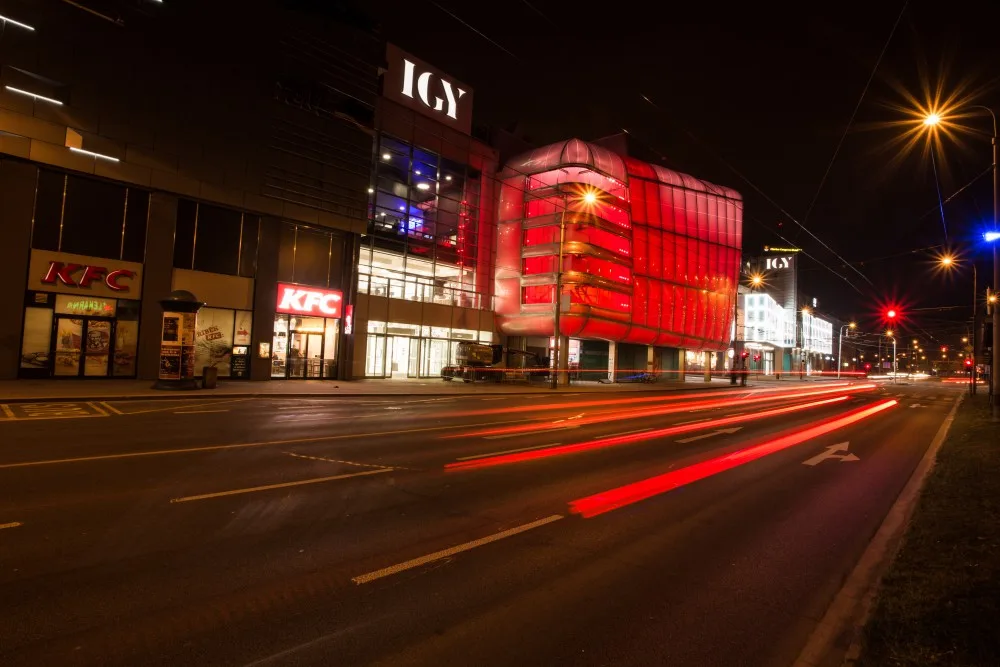 IGY centrum je dokončené.