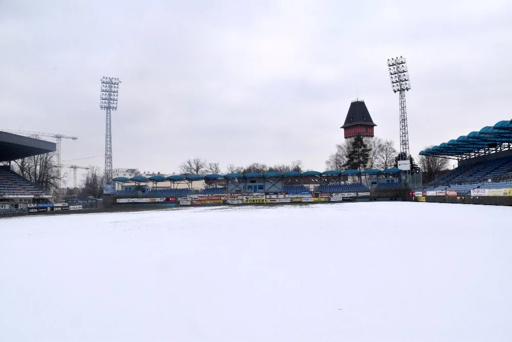 LFA rozhodla o přeložení většiny duelů 17. kola z prvního březnového víkendu na pozdější termín kvůli silným mrazům.