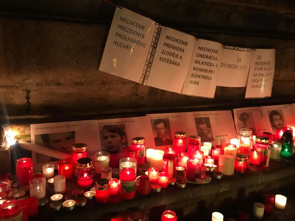 Lidé po celé republice protestují proti zvolení Ondráčka do čela GIBSu. Klíče zvonily i v Budějcích