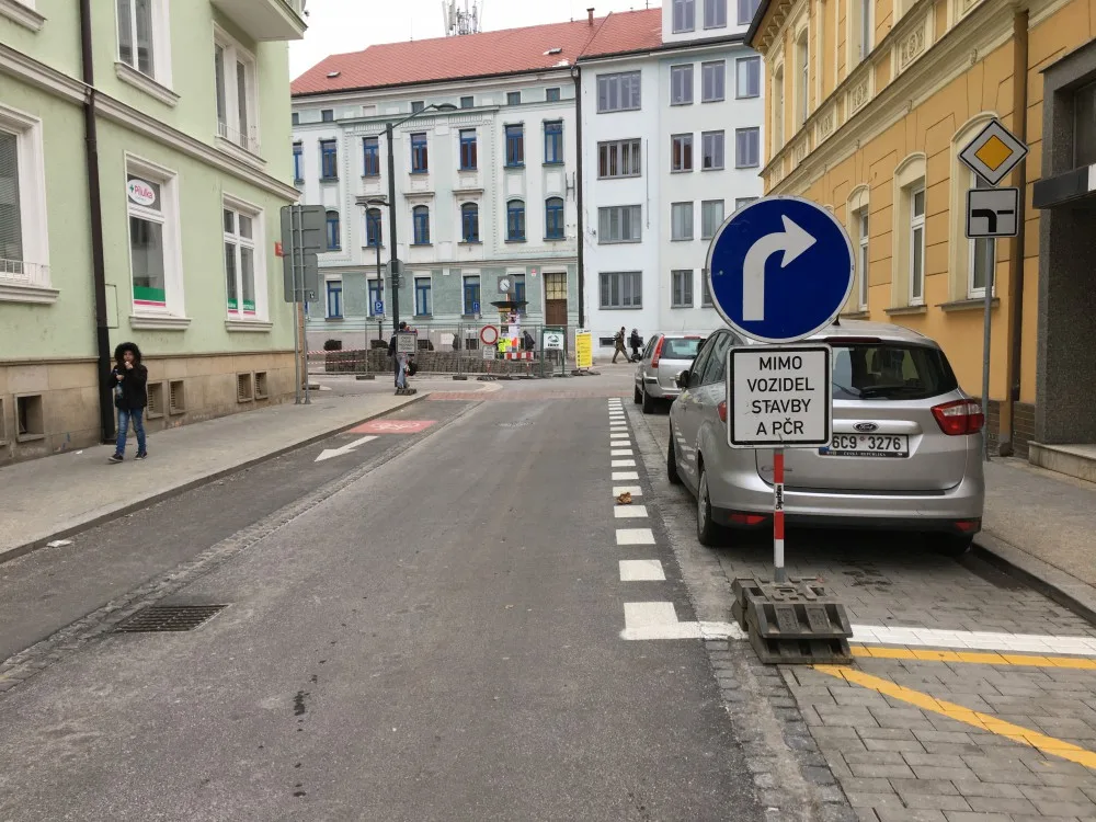 Lannova třída v Českých Budějovicích je od pondělí 19. března částečně uzavřena pro automobily.