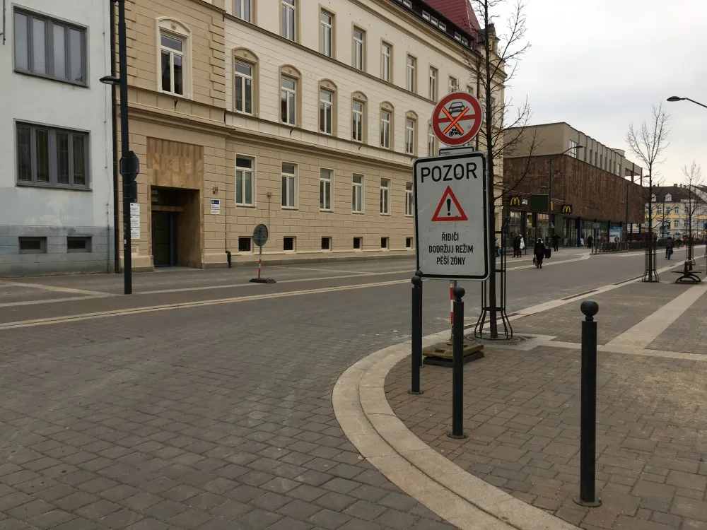 Lannova třída v Českých Budějovicích je od pondělí 19. března částečně uzavřena pro automobily.