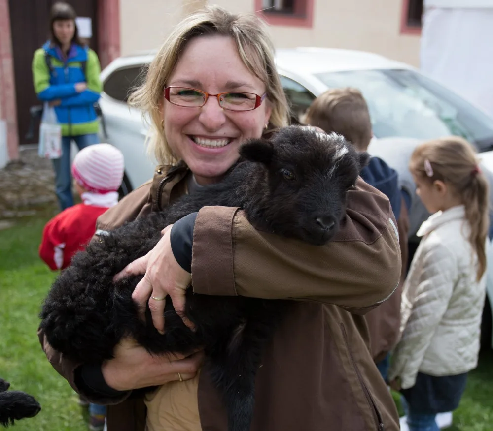 Spoustu zábavy hlavně pro rodiny s dětmi chystají na sobotu 31. března v Hluboké nad Vltavou. Velikonoční akce začne v areálu zoologické zahrady a na nádvoří Loveckého zámku Ohrada ve 13 hodin a potrvá až do 17 hodin.