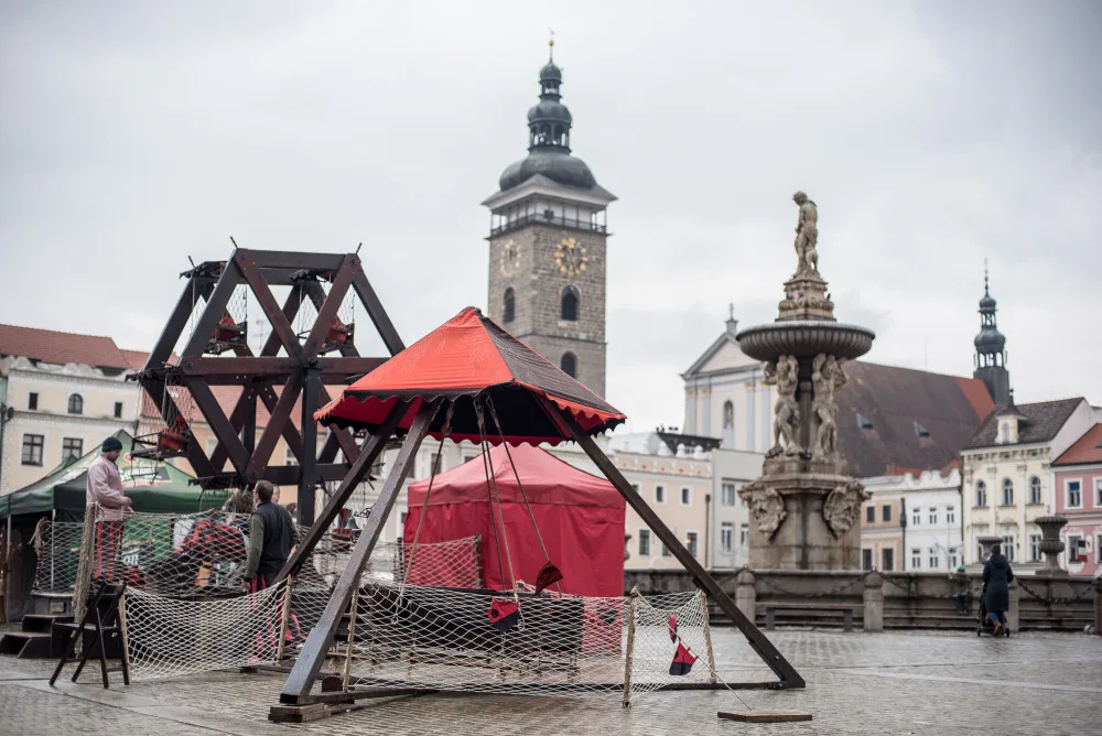 Jarní trhy na náměstí Přemysla Otakara II. v Českých Budějovicích.
