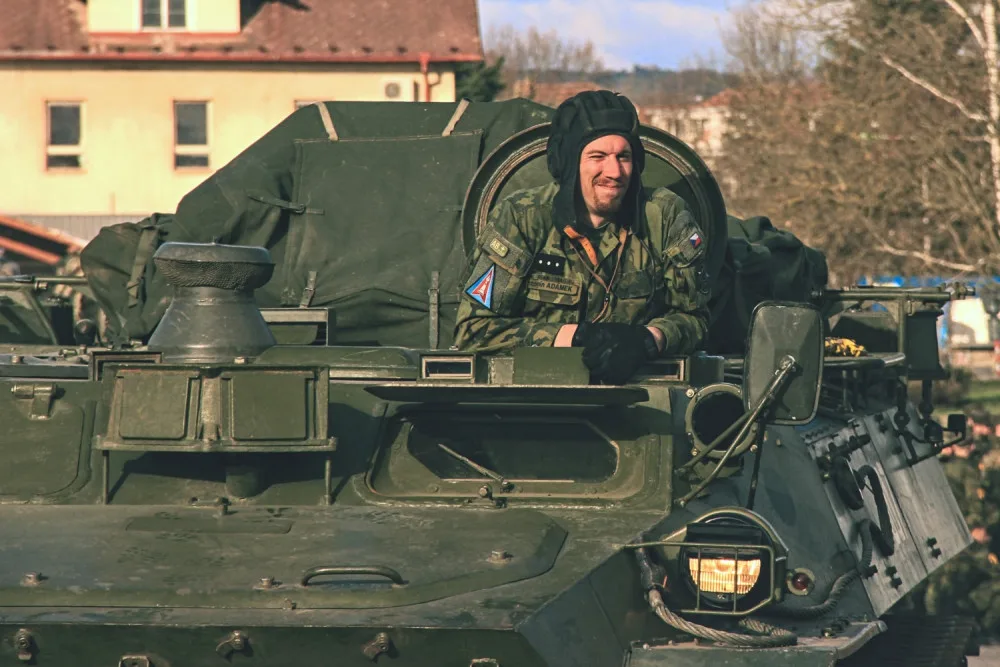 Výcviku se zúčastnil i řidič protiletadlového raketového kompletu S-10M četař Antonín Adámek.