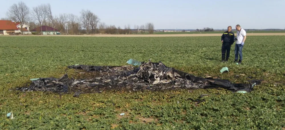 Dva lidé zahynuli při pádu malého letadla u Veselí nad Lužnicí.