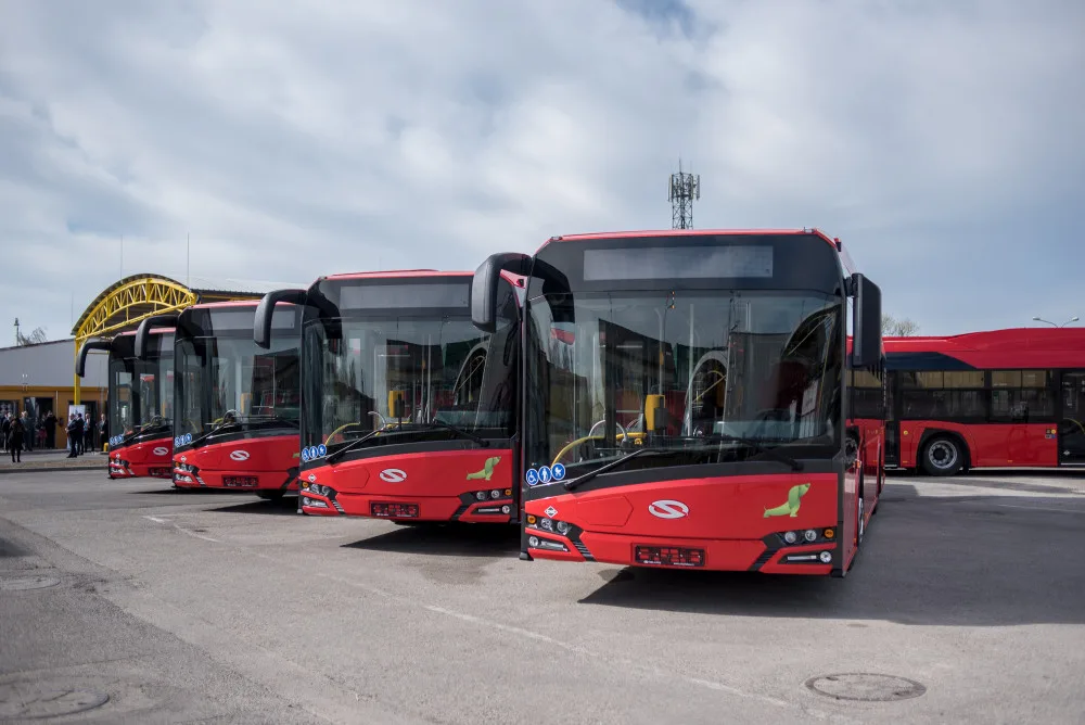 Nové autobusy, které dopravní podnik pořídil i díky dotacím z Evropské unie.
