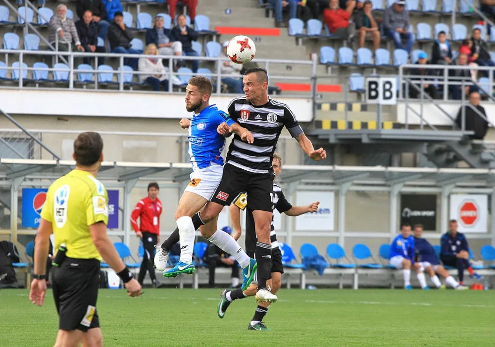 Fotbalisté Dynama porazili v utkání 22. kola národní ligy Frýdek-Místek 2:1.