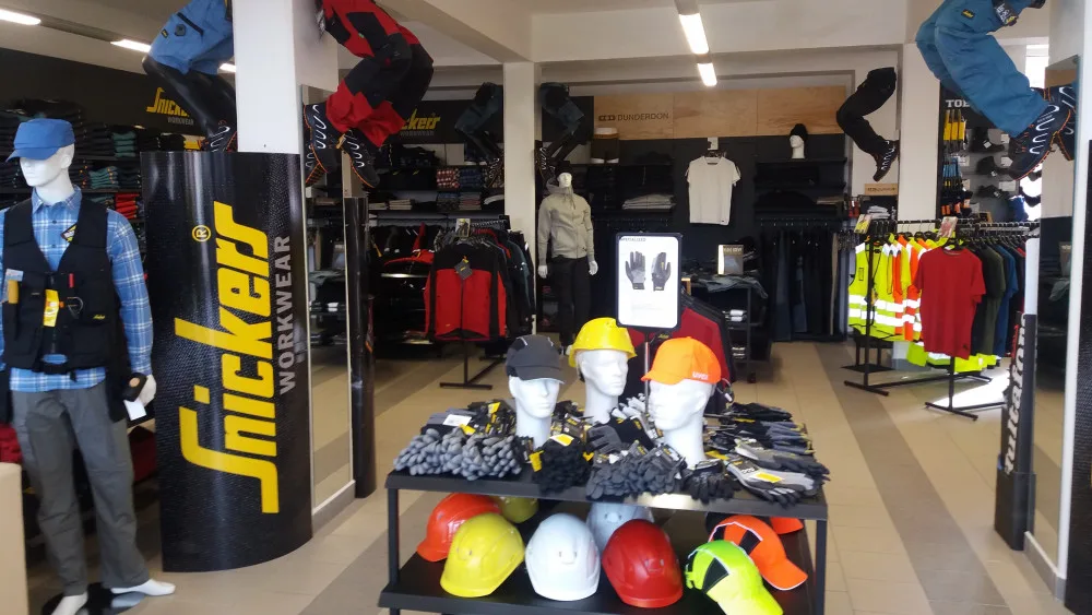 Oděvy švédské značky Snickers Workwear zaručují, že nejeneže se budete cítit pohodlně, navíc vám to bude i slušet.