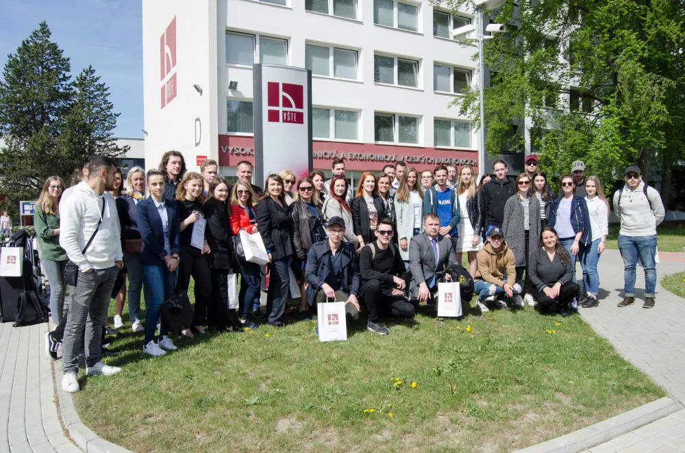 Zahraniční studentské týmy na VŠTE řešily, jak úspěšně podnikat