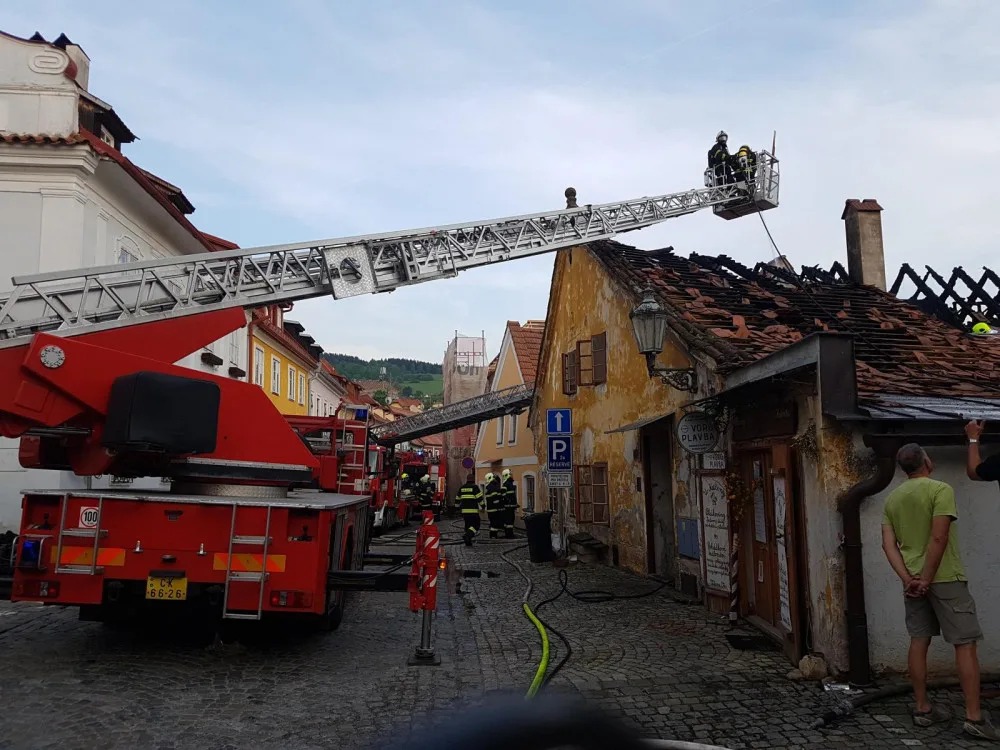 V Rooseveltově ulici v Českém Krumlově hořelo.