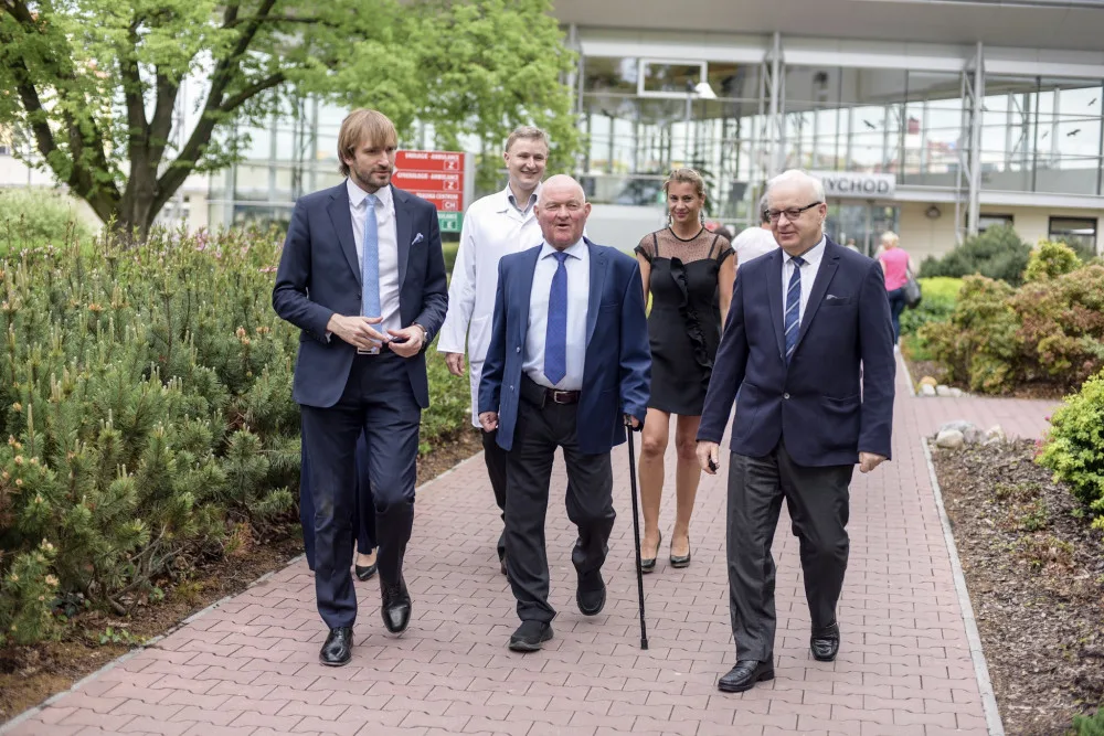 Ministr zdravotnictví Adam Vojtěch si prohlédl nové Oddělení urgentního příjmu budějcké Nemocnice.