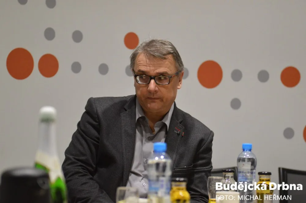 Zdeněk Zuntych při křtu Zlaté okamžiky českobudějovického fotbalu.