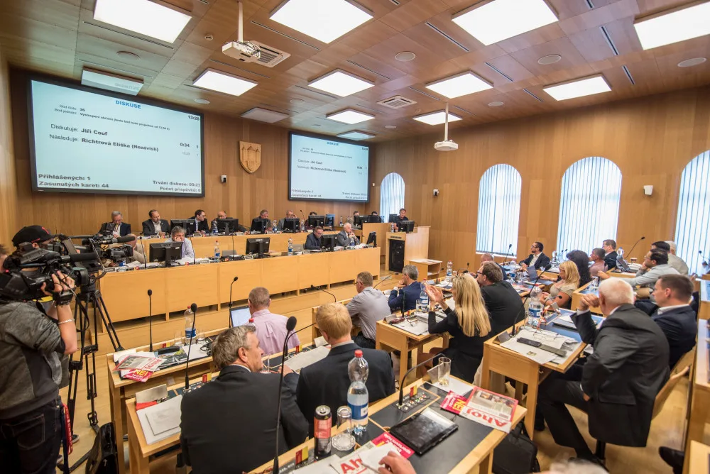 Veřejné zasedání městského zastupitelstva v Českých Budějovicích v pondělí 14. května.
