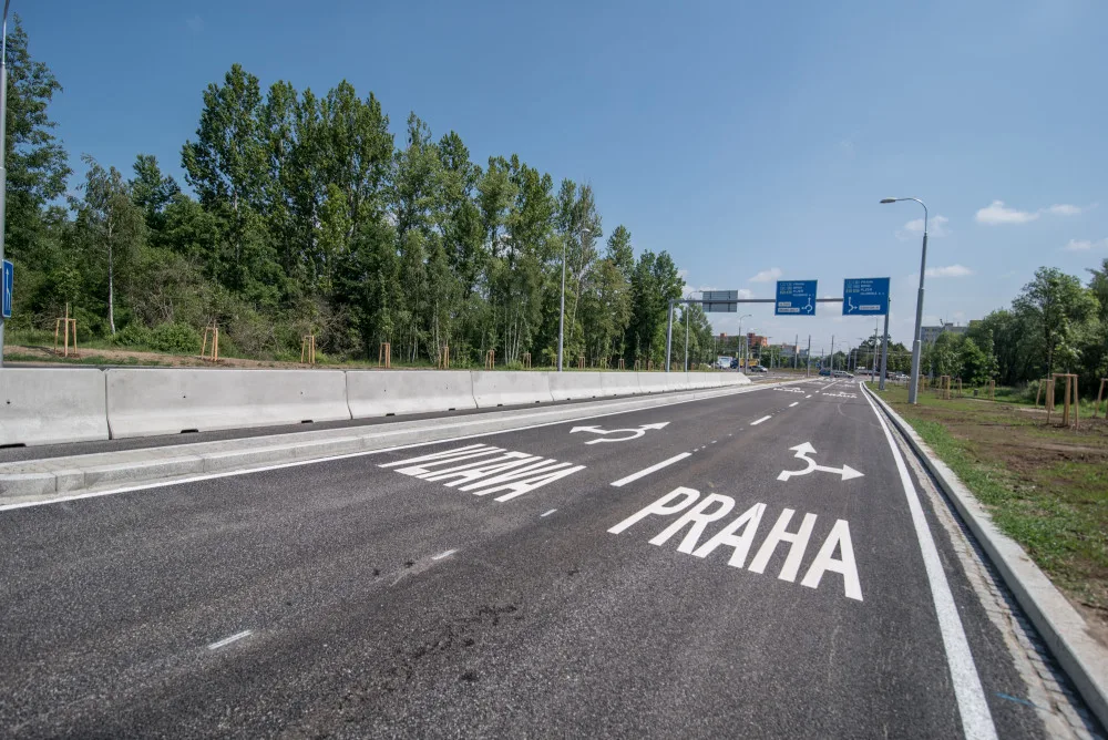 Propojka Máje a Vltavy je otevřena. Ve zkušebním provozu se po silnici bude jezdit i v noci