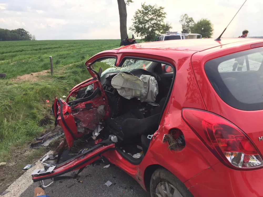 Řidička zemřela při nehodě tří osobních aut a kamionu v úterý 29. května na silnici u Štěpánovic na Českobudějovicku.