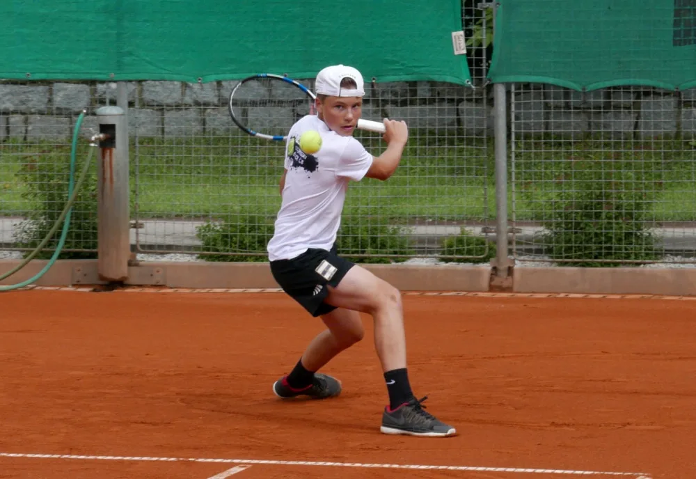 V letošní sezoně reprezentuje budějcký tenisový klub LTC Tonstav – Service v soutěžích šest týmů.