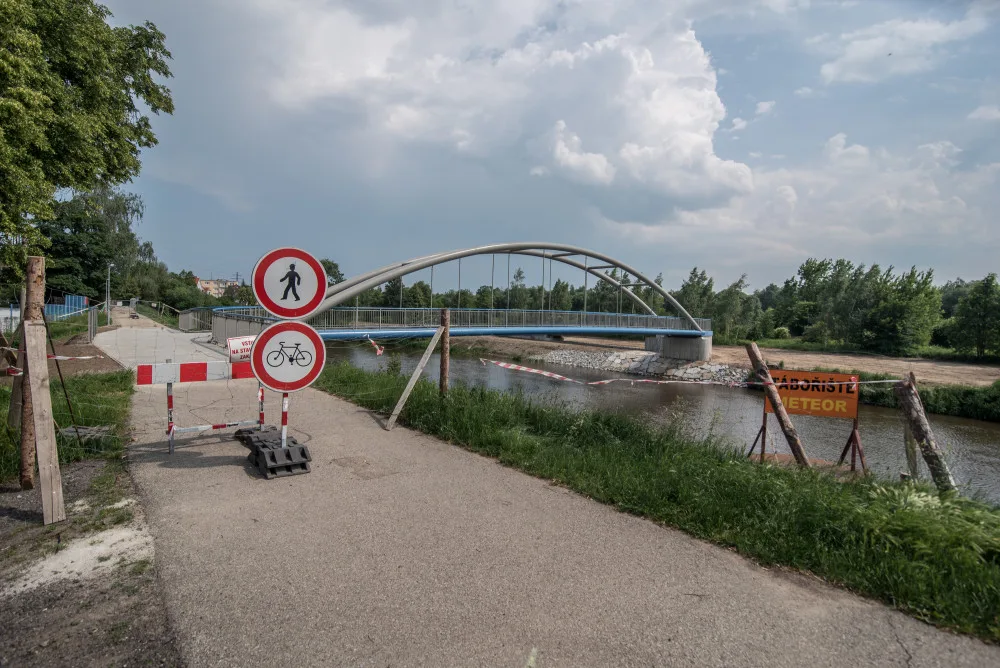 Nová lávka v Rožnově u TJ Meteor.
