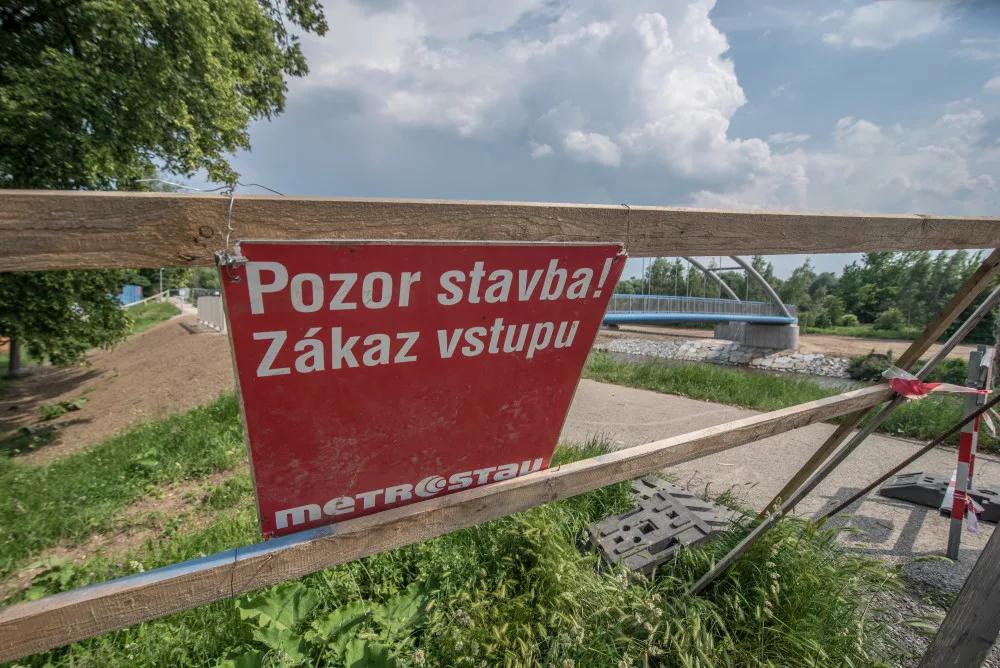 Nová lávka v Rožnově u TJ Meteor.