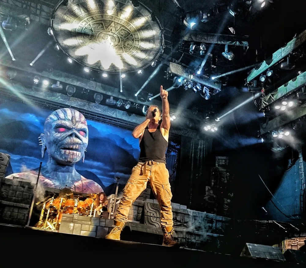 Iron Maiden, Warner music-1501997_1920