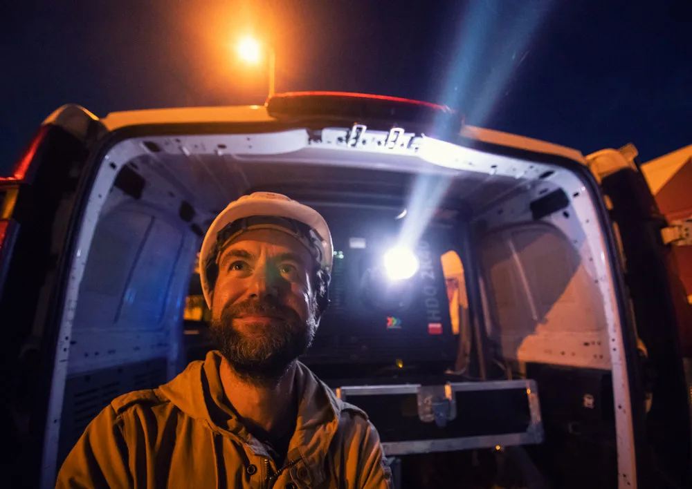 Jedním z největších lákadel festivalu Umění ve městě  bude multimediální instalace Velký noční hlídač od Milana Caise, jehož pohyblivé oči rozzáří na jednu noc dvě chladící věže temelínské elektrárny.