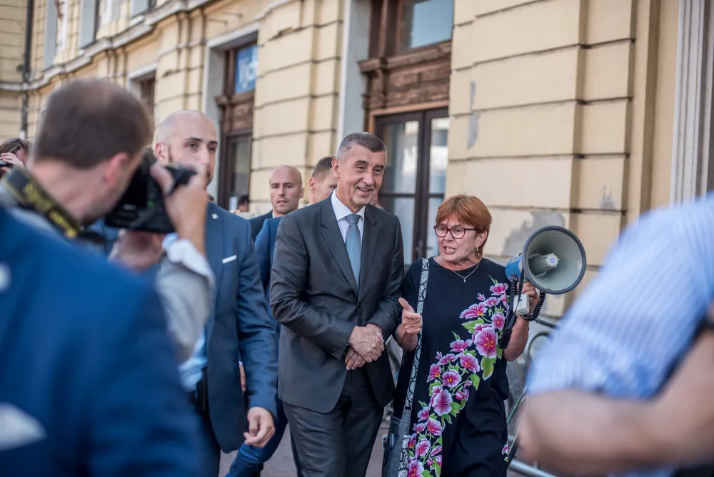 Andrej Babiš si z protestujících nic nedělá.