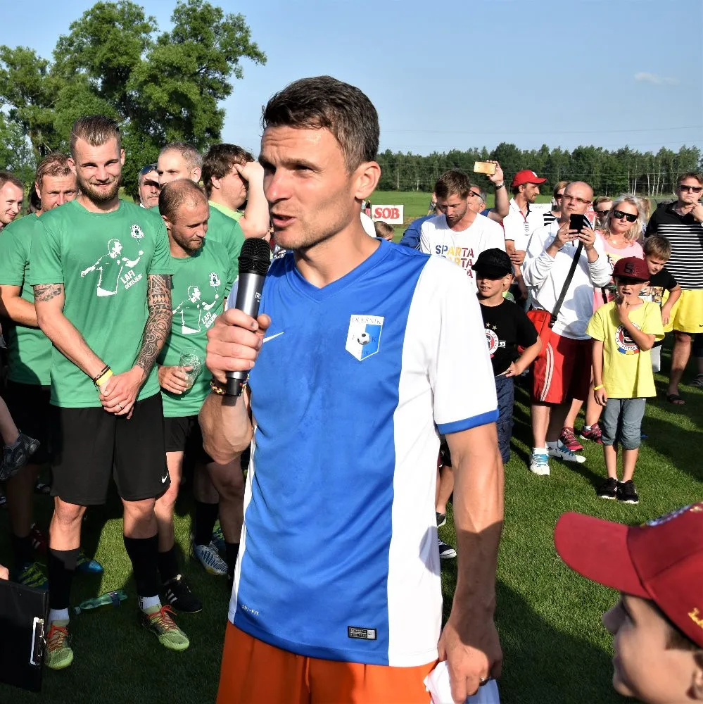 Lafata nezapomněl poděkovat fanouškům a bývalým spoluhráčům.