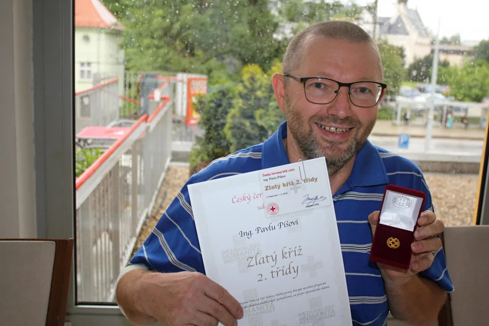 Pavel Píš z Českých Budějoviovic je hrdým majitelem kříže za 120 odběrů krve.
