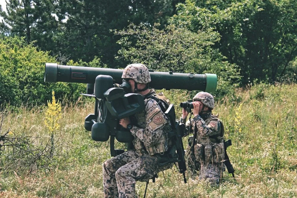 Cvičení se zúčastnili například i příslušníci lotyšských ozbrojených sil s protiletadlovými raketovými komplety RBS-70.