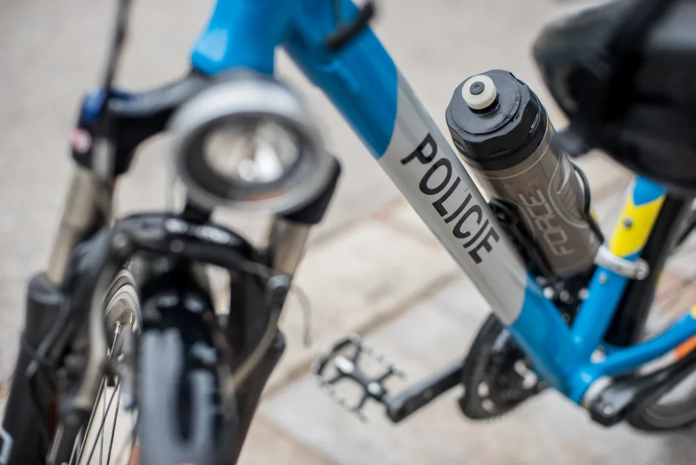 Bezpečně na kole je název dvoudenní krajské dopravně bezpečnostní policejní akce zaměřené na cyklisty na jihu Čech. Policejní cyklohlídka kontrolovala cyklisty v Českých Budějovicích.