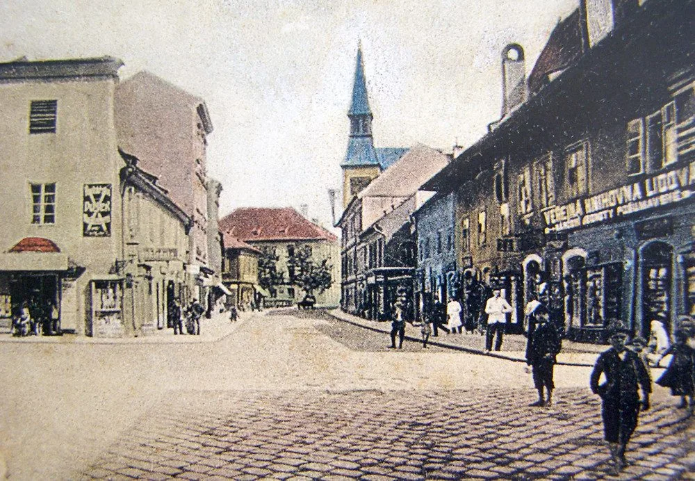 Ulice Karla IV. od Kněžské směrem na Senovážné před rokem 1907.
