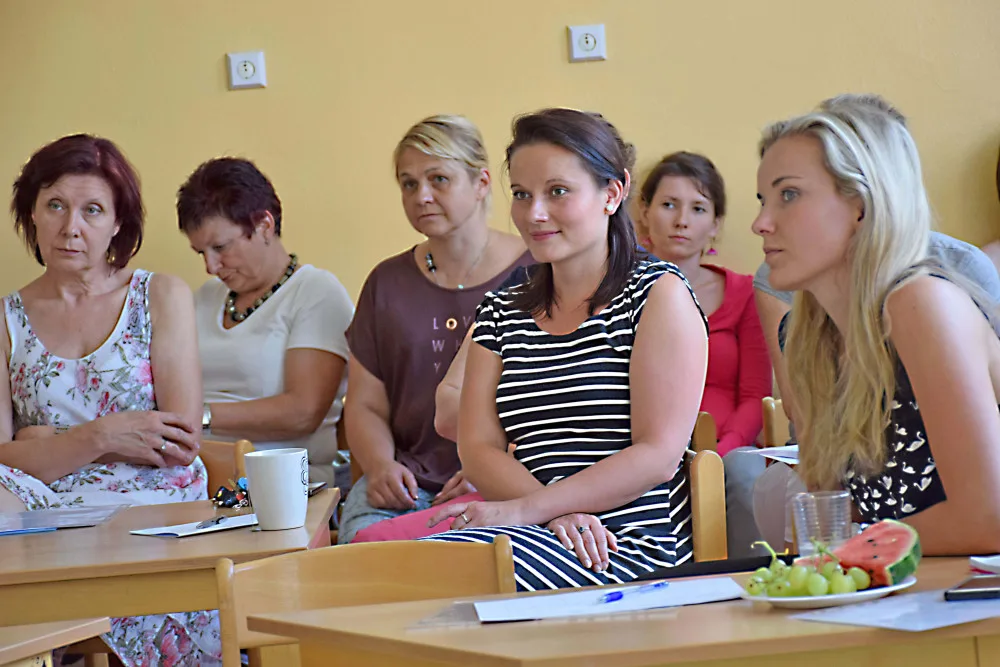 Na to, jak se postarat v běžné mateřské škole o takzvané dvouleťáčky, má pedagogy připravit  vzdělávací projekt Pedagogické fakulty Univerzity Palackého v Olomouci a Mateřské školy Větrná v Českých Budějovicích.