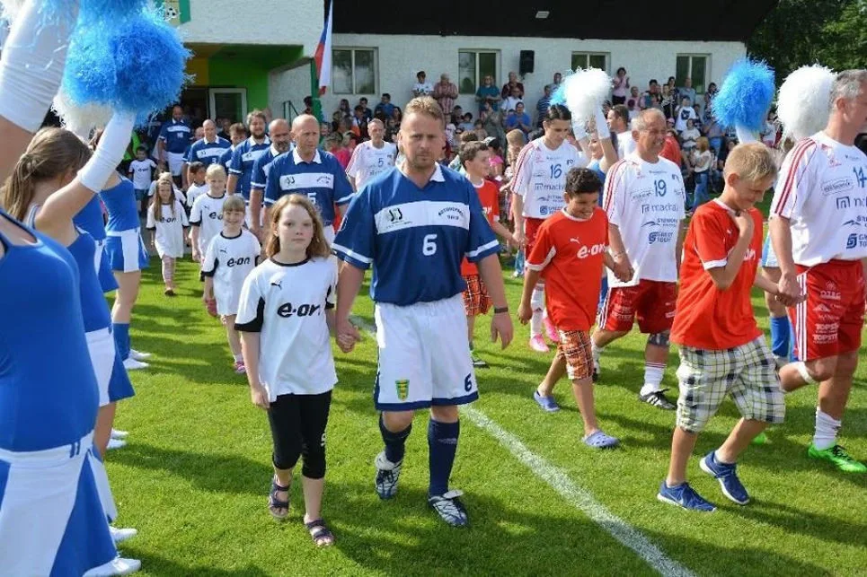 Fotbalová exhibice se uskuteční v sobotu 23. června ve Strunkovicích nad Blanicí.