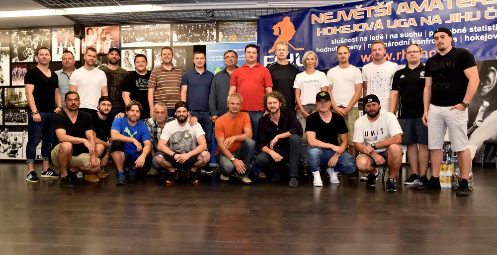 Vyhlášení výsledků Rybníkářské hokejové ligy 2017/2018.