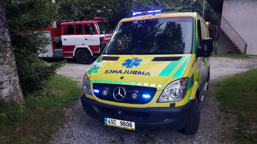 Vítr převrátil na Lipně plachetnici a rybářskou loď. Posádku obou lodí z vody vytáhli záchranáři