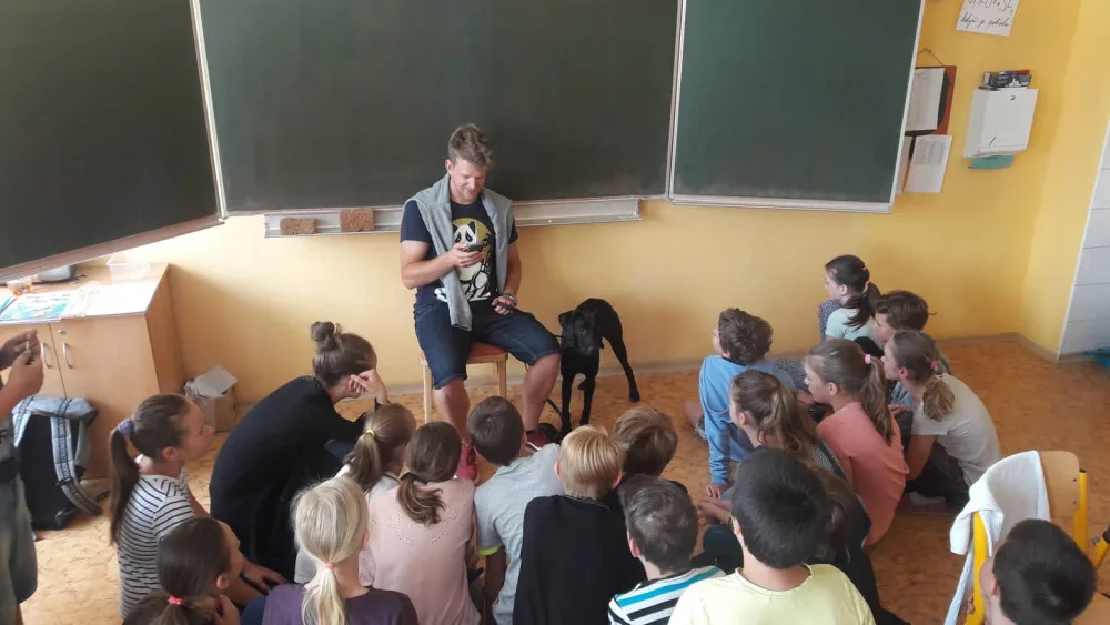 Kambodža poprvé ve škole.
