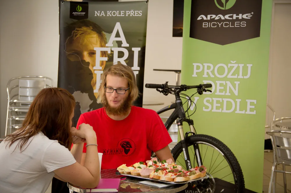 Expedice Na kole přes Afriku je u konce. Tadeáš Šíma přejel kontinent od severu na jih.