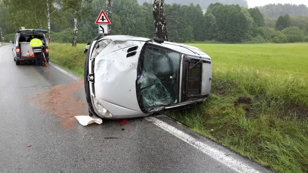 Dopravní nehoda u Jenína.