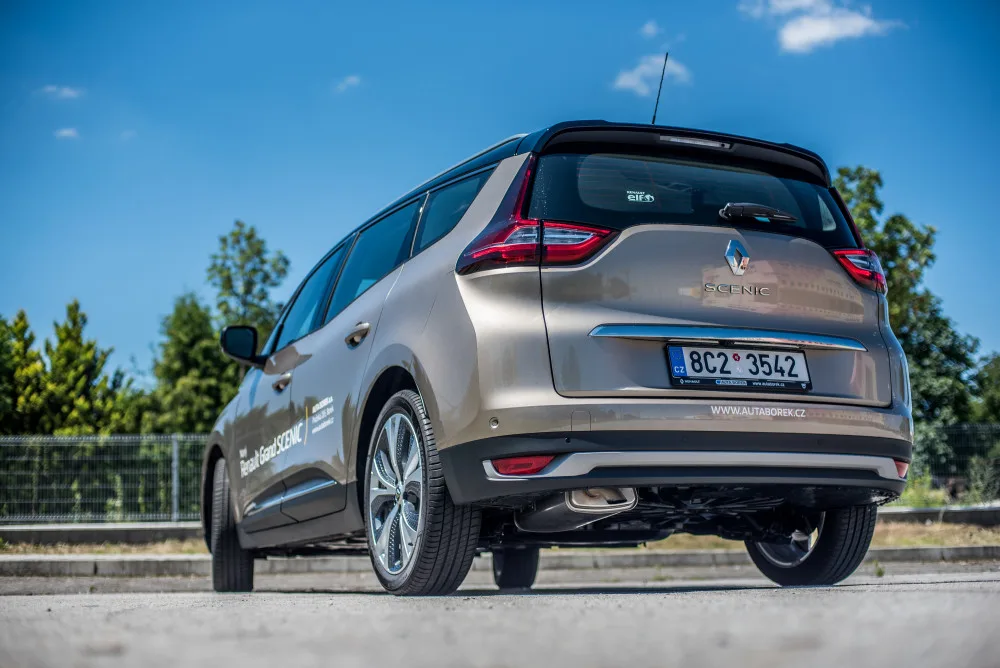 Elegantní cestování s rodinou. Renault Grand Scenic zaujme svěžím designem.