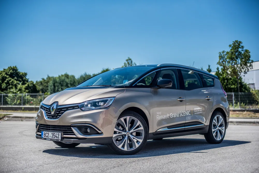 Elegantní cestování s rodinou. Renault Grand Scenic zaujme svěžím designem.