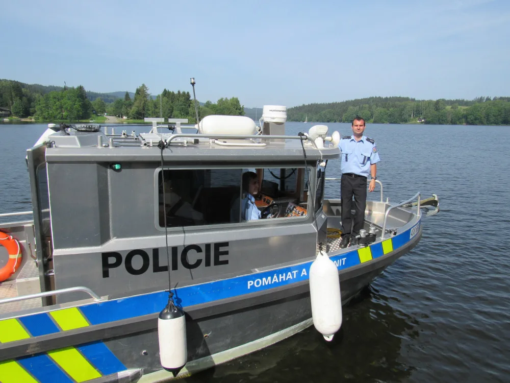 Lipenským policistům začala sezona na vodě.