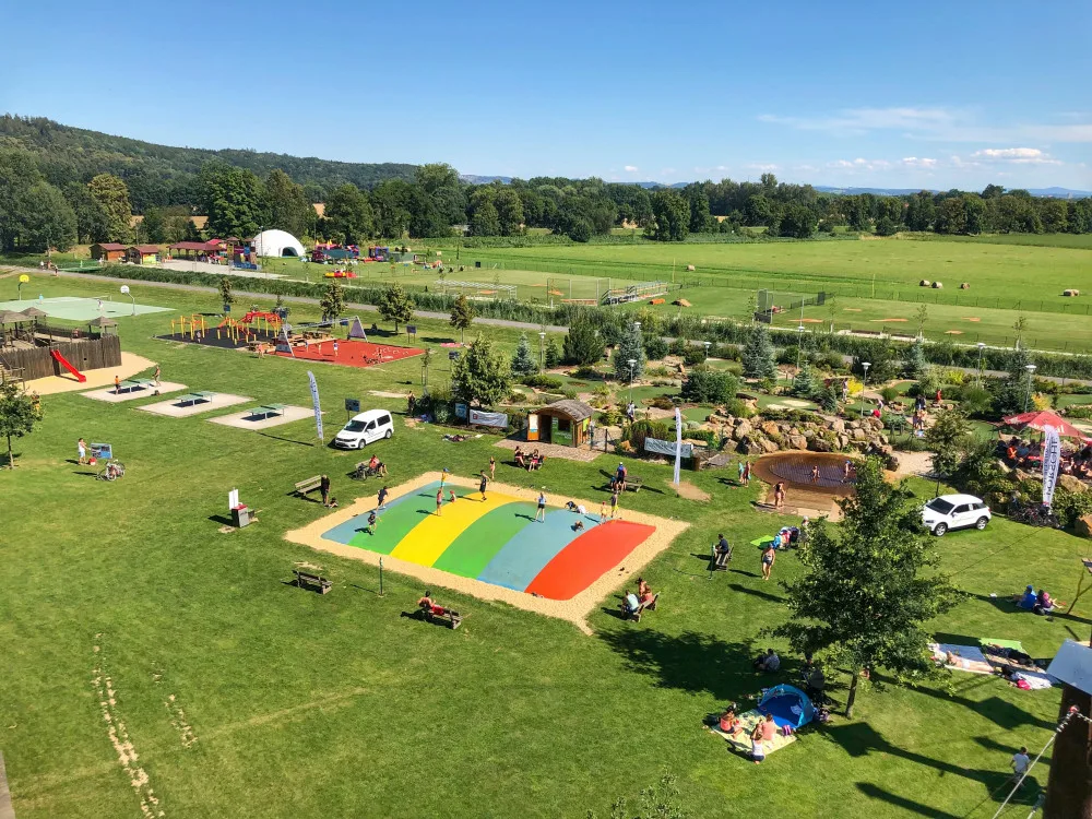 Sportovně relaxační areál v Hluboké nad Vltavou