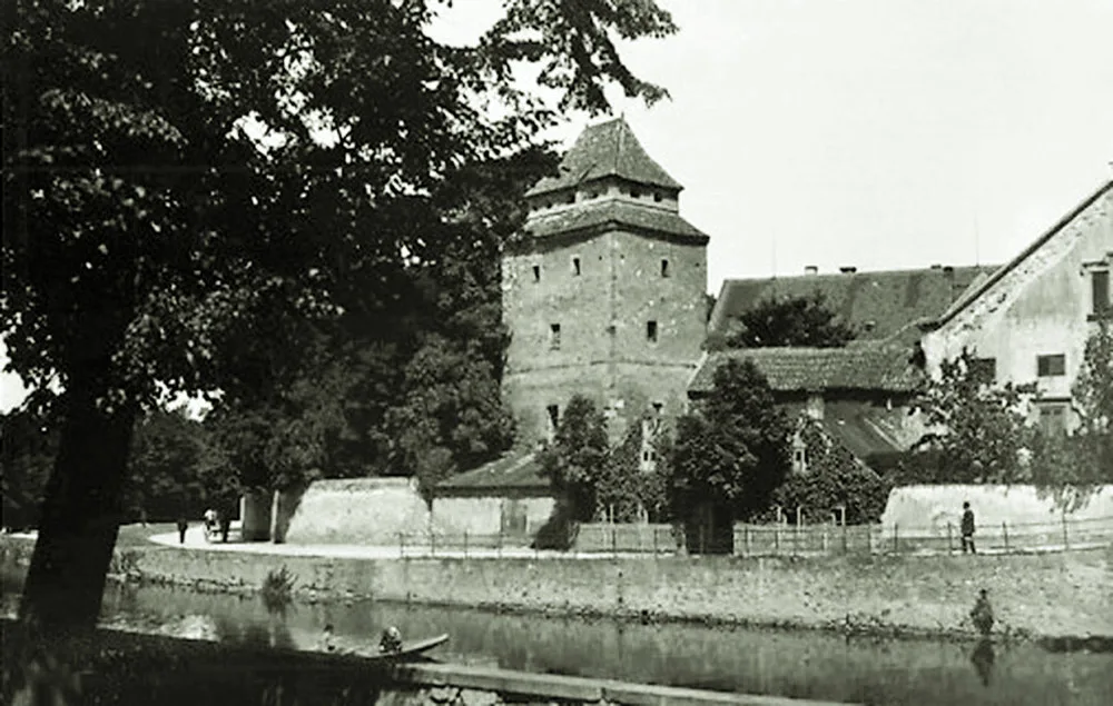 Hradební věž Železná panna na začátku 20. století.