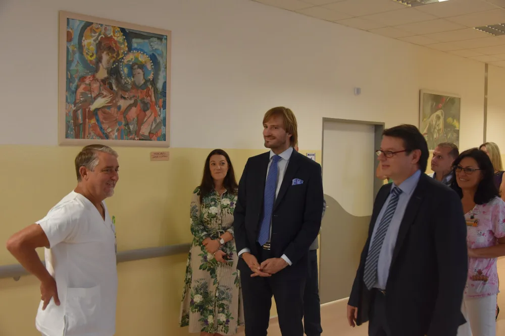 Ministr zdravotnictví Adam Vojtěch navštívil táborskou nemocnici.