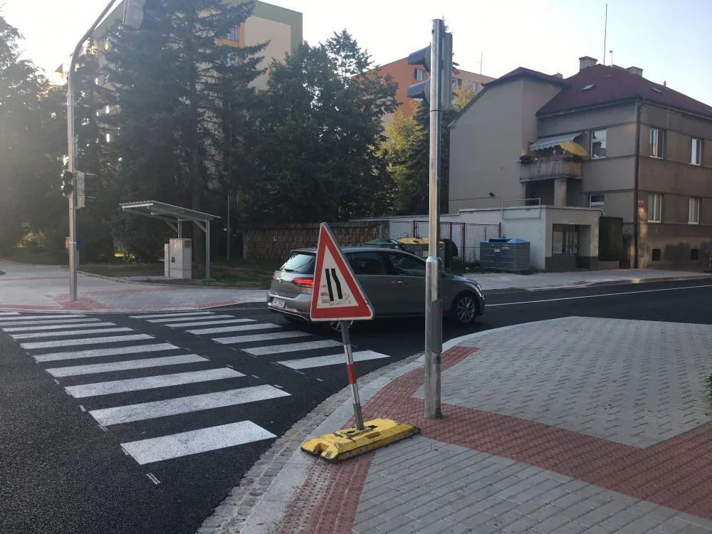 Další dopravní značení.