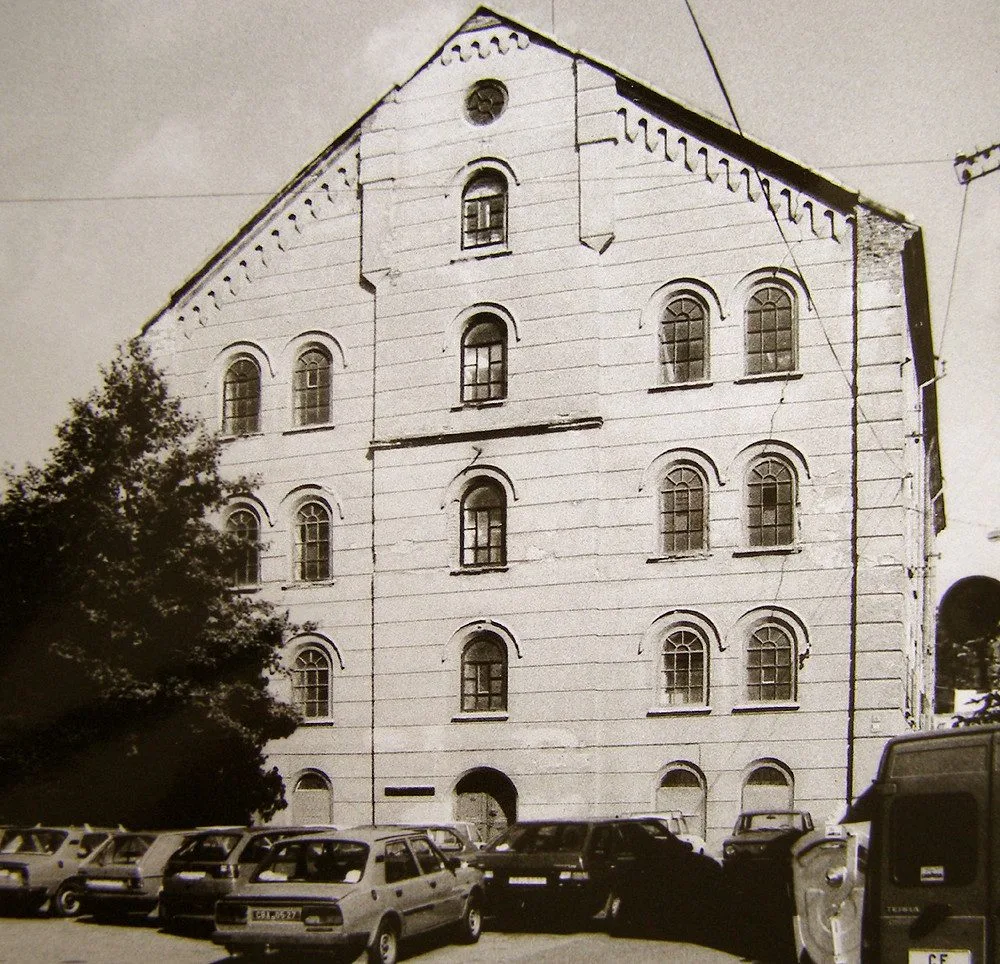 Přední mlýn, dnes Hotel Budweis, před rokem 1990.