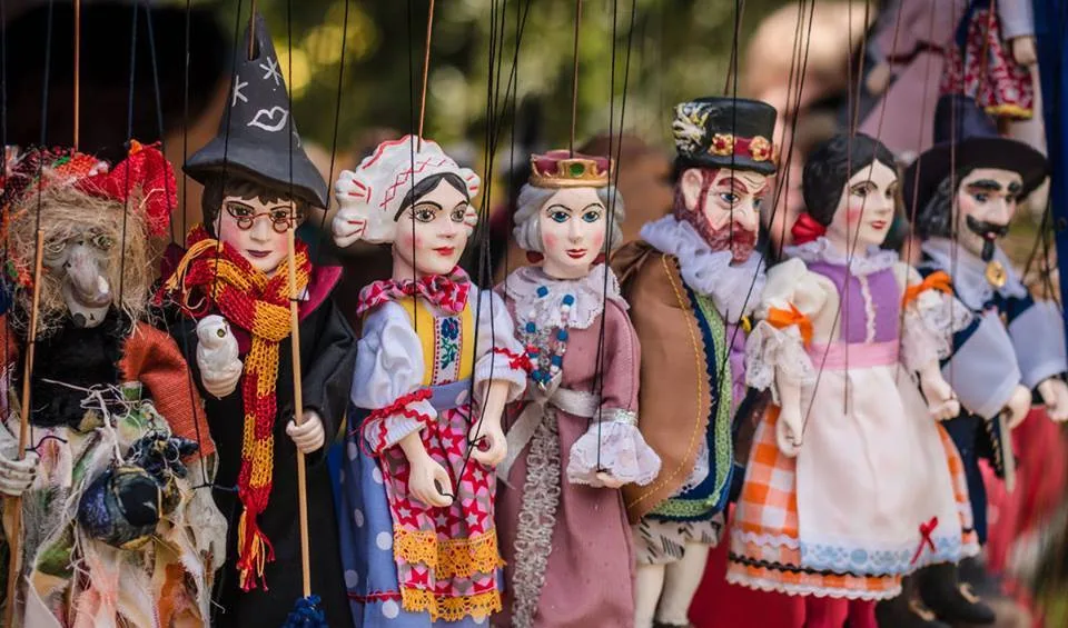 Festival bude slavnostně zahájen v pátek 10. srpna od 13 hodin a potěší všechny milovníky loutek, divadla, hudby, baletu, nového cirkusu, výtvarného i jiného umění a hlavně kvalitní zábavy.