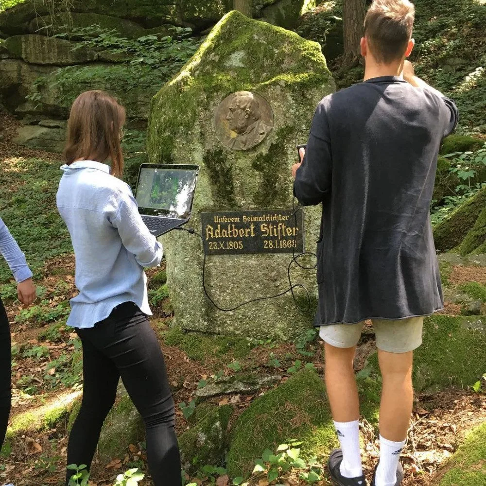 Studenti VŠTE vytvářejí kopii Stifterova obelisku pomocí 3D technologií. Ze zmenšenin by mohla být památka pro turisty.