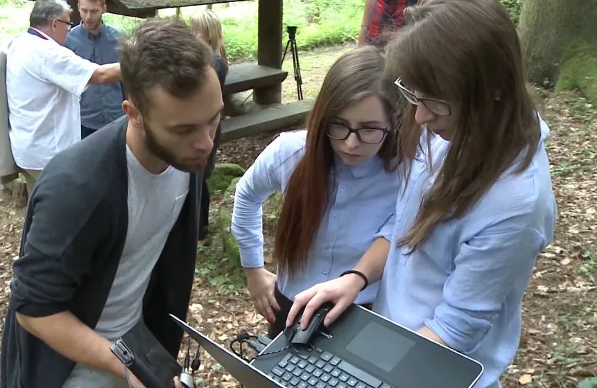 Studenti VŠTE vytvářejí kopii Stifterova obelisku pomocí 3D technologií. Ze zmenšenin by mohla být památka pro turisty.